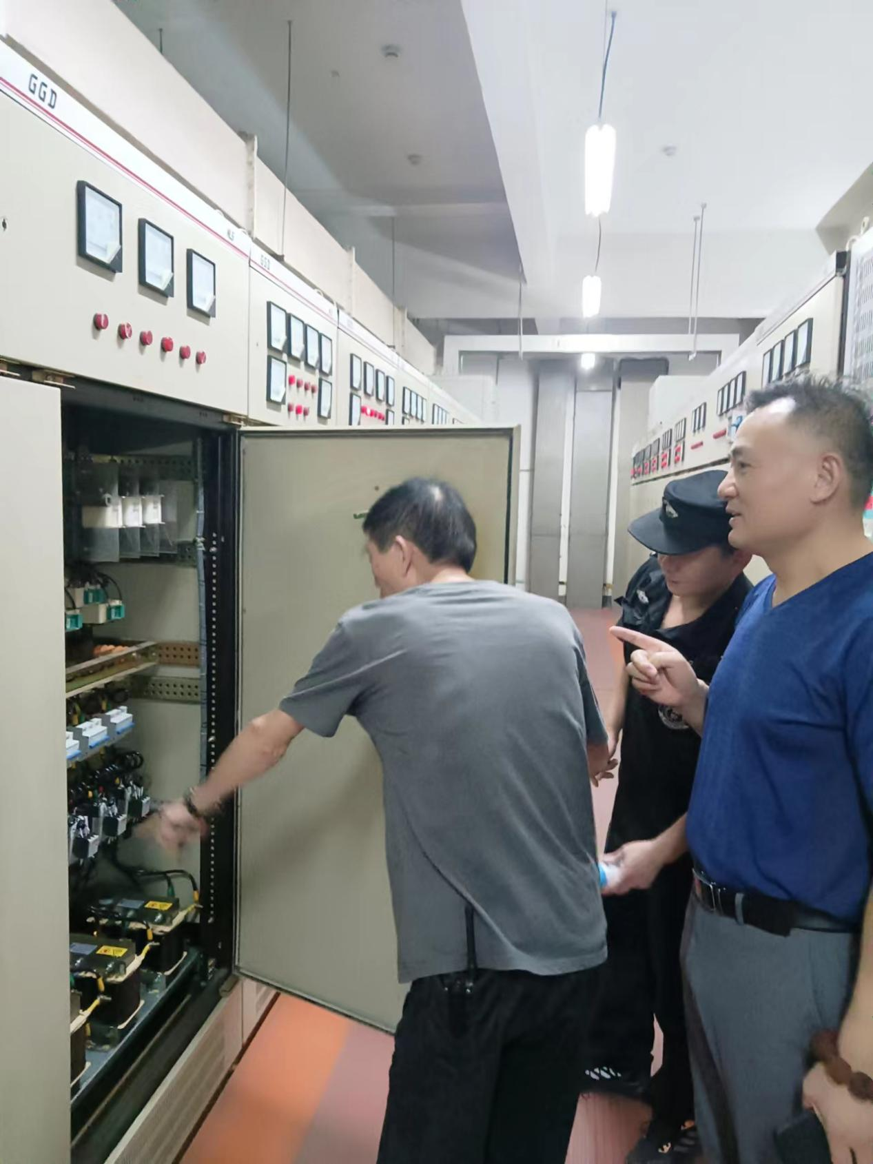當(dāng)好商城安全“守夜人”！錢江商城開展安全夜查行動(dòng)