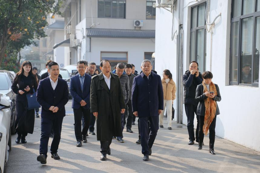 市政協(xié)黨組副書記、副主席許明一行赴律威調(diào)解中心調(diào)研