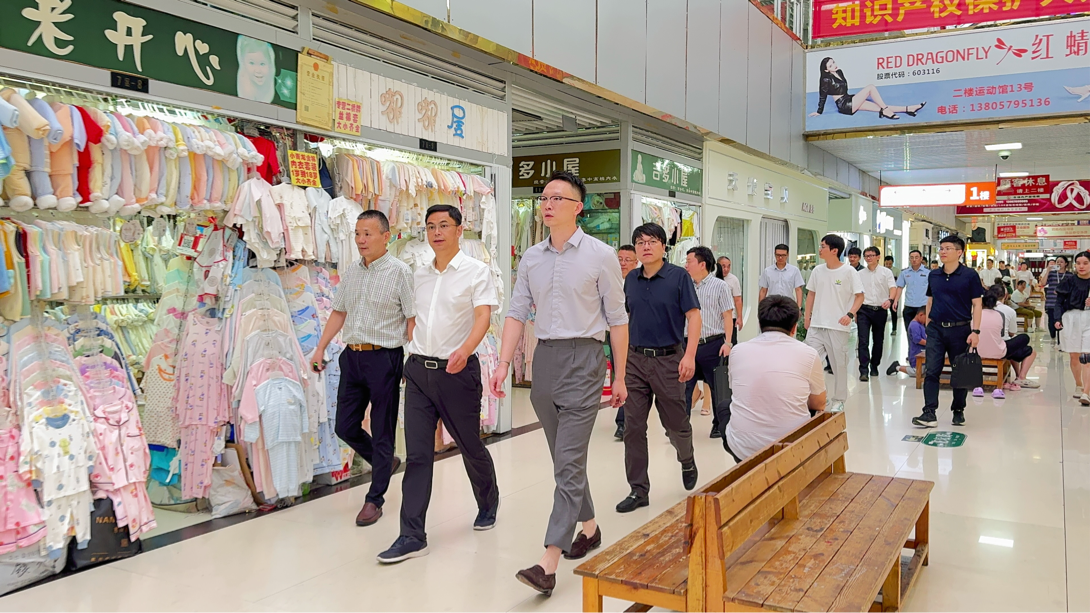 繃緊“安全弦”，把好“節(jié)前關(guān)”！拱墅區(qū)區(qū)領(lǐng)導(dǎo)蒞臨錢江商城開展節(jié)前安全生產(chǎn)檢查